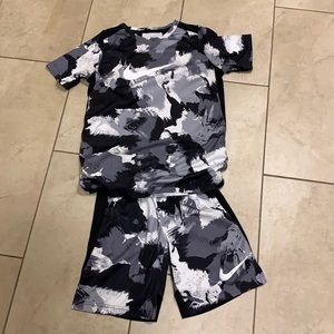 Boys Nike dri-fit 2 pc set